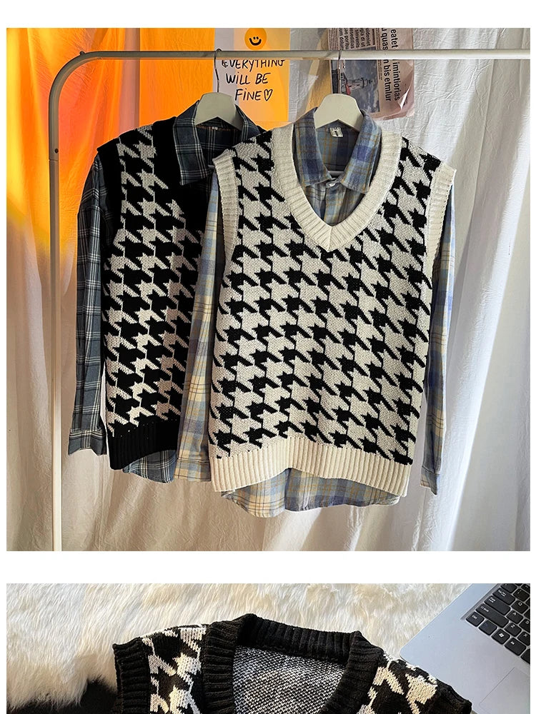 Men Houndstooth Sweater Vests Vintage Sleeveless V-neck Knitwear College Students Couple Loose Outwear Suester Para Hombre Chic