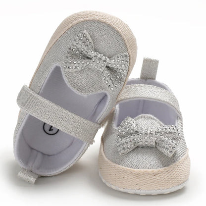 Cute 0-18M Spring Newborn Silver Baby Shoes Non Slip Cloth Bottom Girl Shoes Elegant Breathable Casual Baby First Walking Shoes