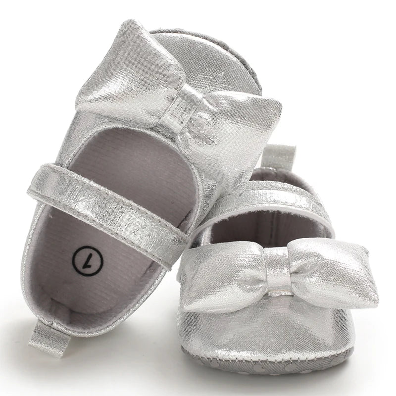 Cute 0-18M Spring Newborn Silver Baby Shoes Non Slip Cloth Bottom Girl Shoes Elegant Breathable Casual Baby First Walking Shoes