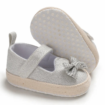 Cute 0-18M Spring Newborn Silver Baby Shoes Non Slip Cloth Bottom Girl Shoes Elegant Breathable Casual Baby First Walking Shoes