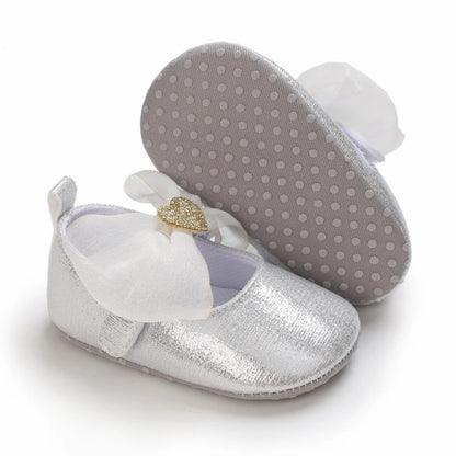 Cute 0-18M Spring Newborn Silver Baby Shoes Non Slip Cloth Bottom Girl Shoes Elegant Breathable Casual Baby First Walking Shoes