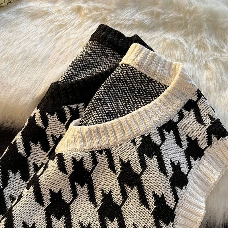 Men Houndstooth Sweater Vests Vintage Sleeveless V-neck Knitwear College Students Couple Loose Outwear Suester Para Hombre Chic