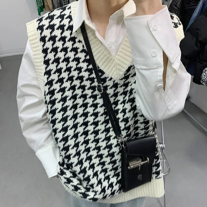 Men Houndstooth Sweater Vests Vintage Sleeveless V-neck Knitwear College Students Couple Loose Outwear Suester Para Hombre Chic