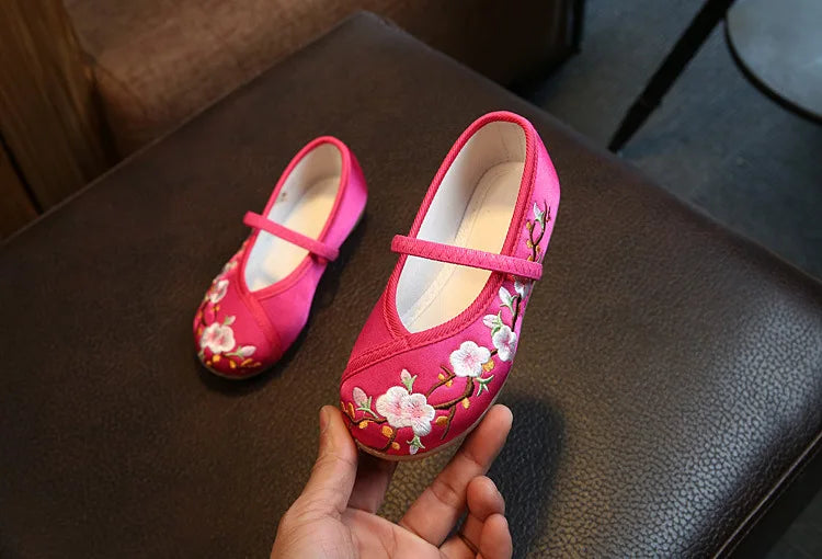 Girls Hanfu Flats Shoes Chinese Style Kids Princess Embroidery Cloth Shoes Dance Versatile Children's Ancient Dress Up Loafers