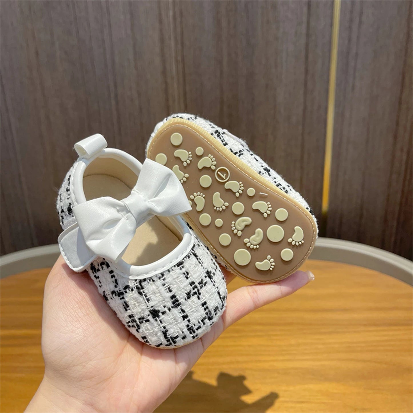 Cute Baby Girls Shoes Princess Infant Mary Jane Flats ﻿Crib Shoes Dress Shoes Non-Slip Pre walkers Shoes for Infants