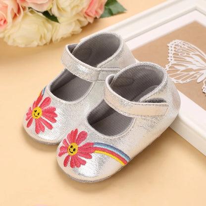 Cute 0-18M Spring Newborn Silver Baby Shoes Non Slip Cloth Bottom Girl Shoes Elegant Breathable Casual Baby First Walking Shoes