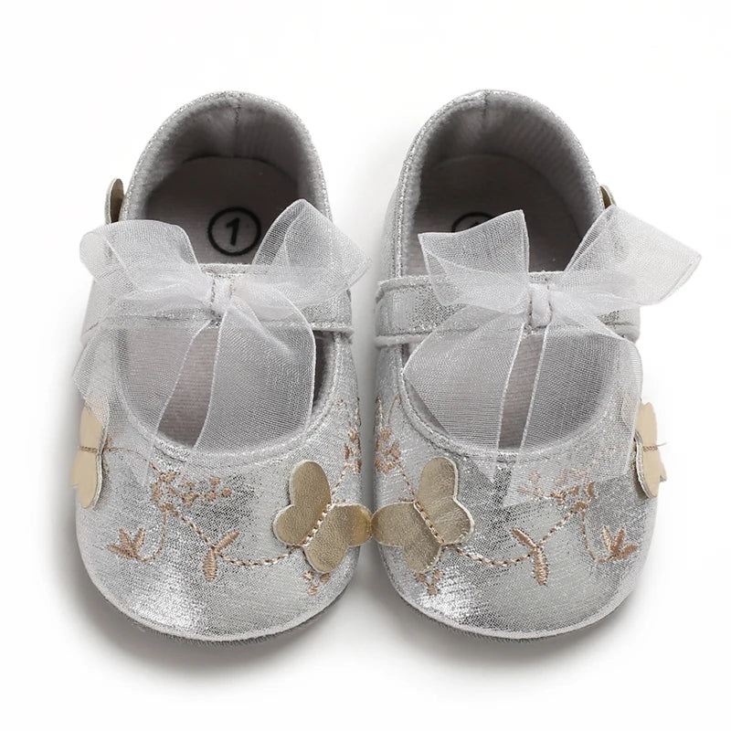 Cute 0-18M Spring Newborn Silver Baby Shoes Non Slip Cloth Bottom Girl Shoes Elegant Breathable Casual Baby First Walking Shoes