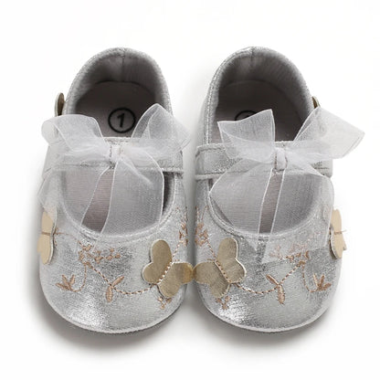 Cute 0-18M Spring Newborn Silver Baby Shoes Non Slip Cloth Bottom Girl Shoes Elegant Breathable Casual Baby First Walking Shoes