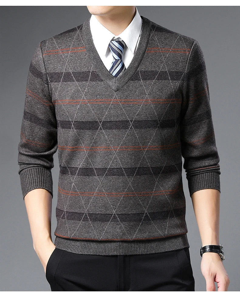 Men's Sweater Fashion Solid Color Warm Sweater Business Casual Heart Neckline Sweater Pullover Men