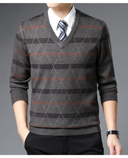 Men's Sweater Fashion Solid Color Warm Sweater Business Casual Heart Neckline Sweater Pullover Men