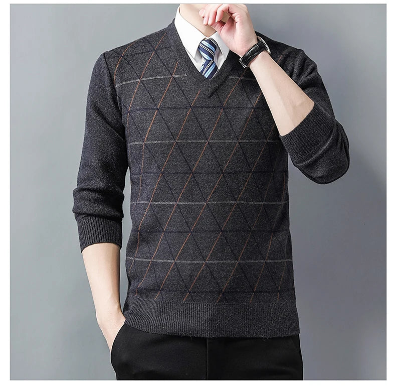 Men's Sweater Fashion Solid Color Warm Sweater Business Casual Heart Neckline Sweater Pullover Men