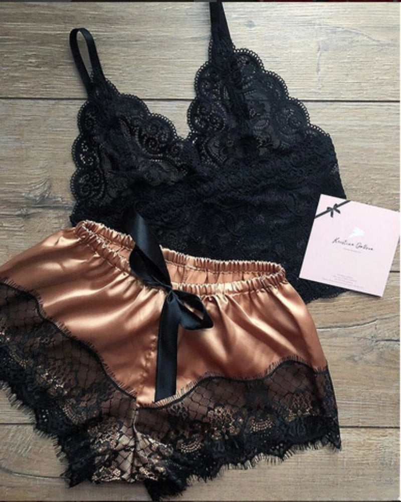 Women's Sexy Lace Sleepwear Lace Necklacing Lingerie Sleeveless V-Neck Baby doll Pajamas Set Lingerie Tops Shorts Set Nightwear