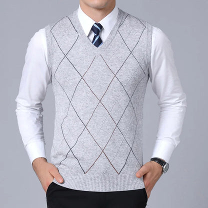 2025 New Fashion Brand Sweater For Men's Pullover Vest Slim Fit Jumpers Knitwear Plaid Autumn Korean Style Casual Men Clothes