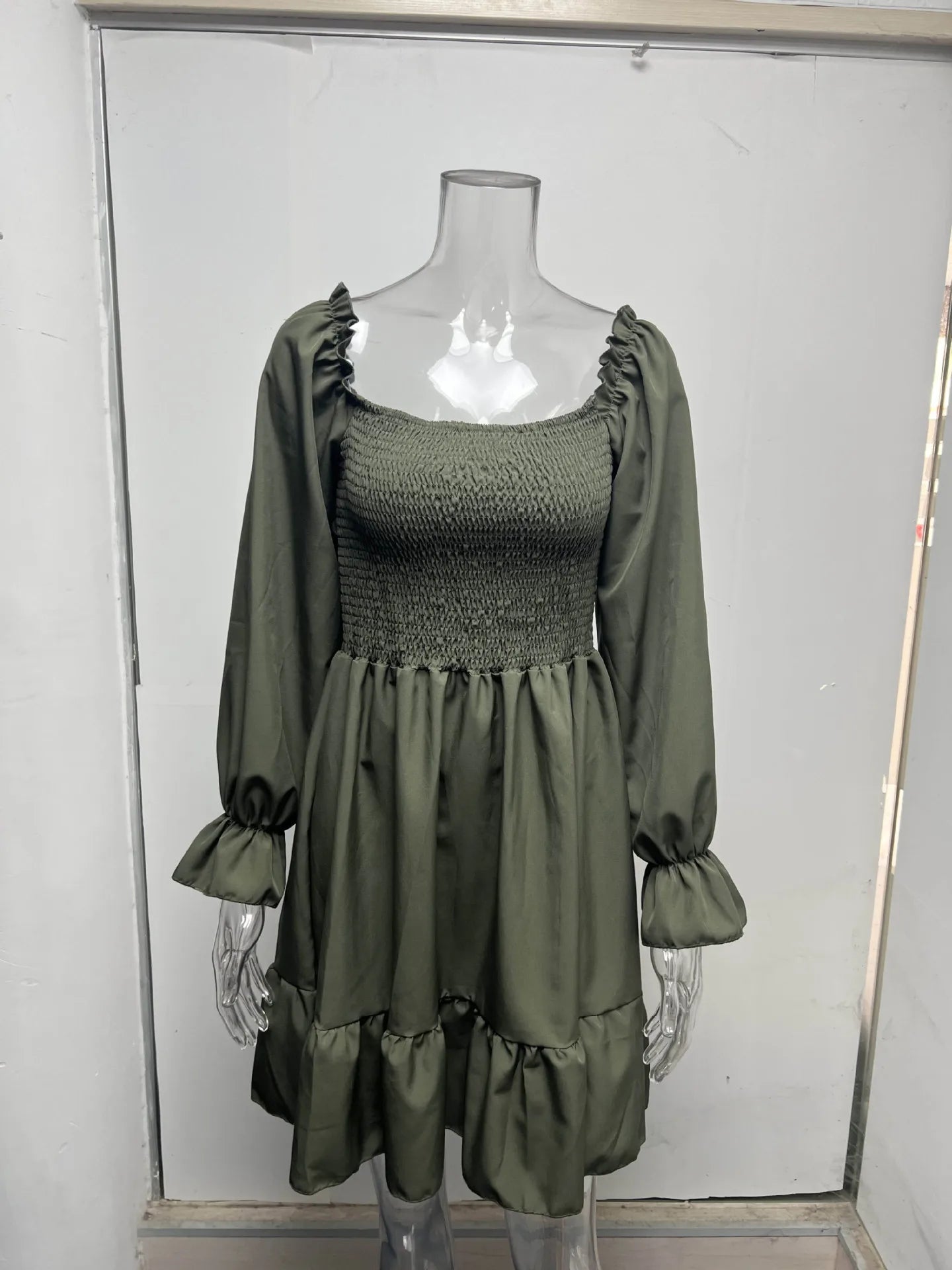 Women's Dress Simple Square Neck Solid Color Long Sleeve Dress Parallel Crepe Seam Body Bell Sleeves Ruffle Hem Dress Women