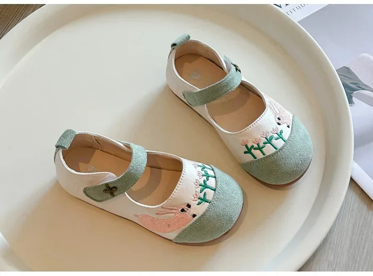 Children Sweet Princess Shoes 2024 New Soft Sole fashion Shoes Girls Casual Flats with Cute Embroidered Rabbit Kids Dance Shoes