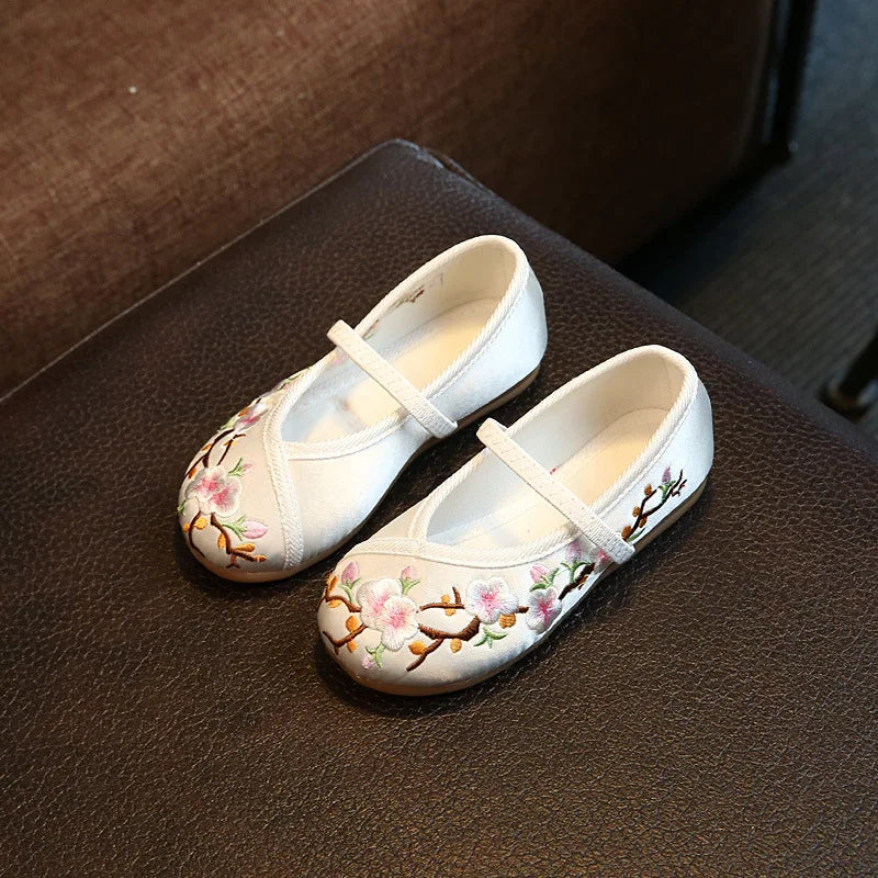 Girls Hanfu Flats Shoes Chinese Style Kids Princess Embroidery Cloth Shoes Dance Versatile Children's Ancient Dress Up Loafers