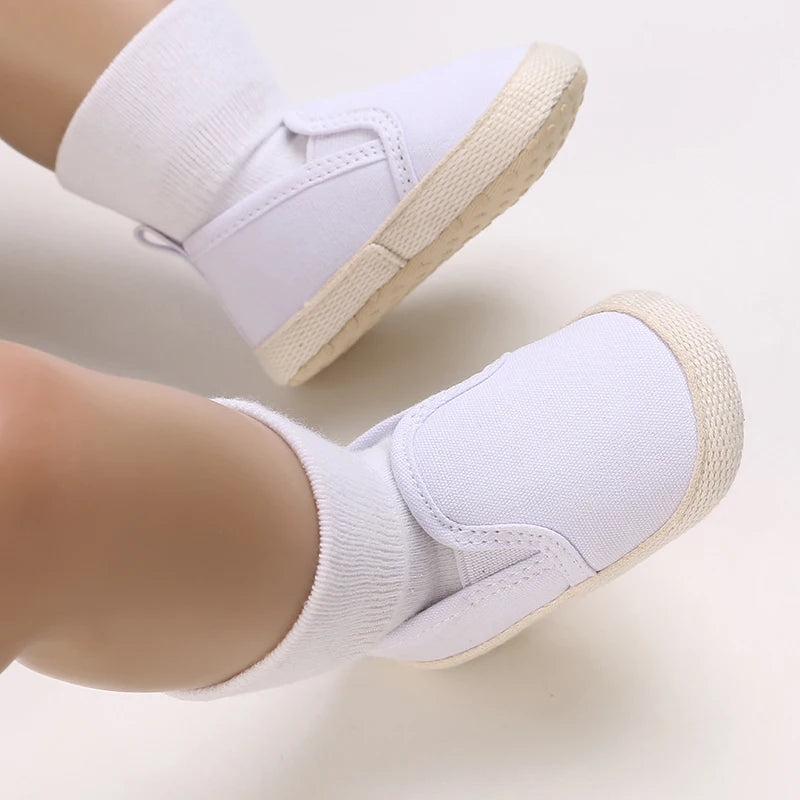 Spring and Autumn Fashion Canvas Baby Shoes for Boys and Newborns Soft Sole Non slip Walking Shoes for Preschool Children