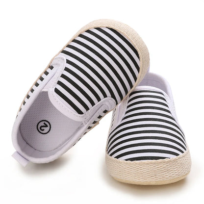 Spring and Autumn Fashion Canvas Baby Shoes for Boys and Newborns Soft Sole Non slip Walking Shoes for Preschool Children