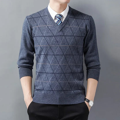 Men's Sweater Fashion Solid Color Warm Sweater Business Casual Heart Neckline Sweater Pullover Men