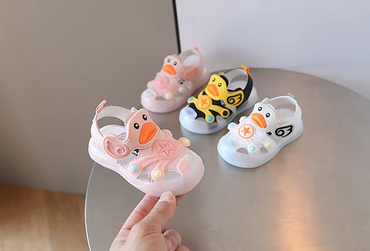 Little Duck Light-up LED Sandals for First Walker Anti-kick Baby Shoes for 0-3 Years Old Pre walker Soft Sole Cartoon for Girl