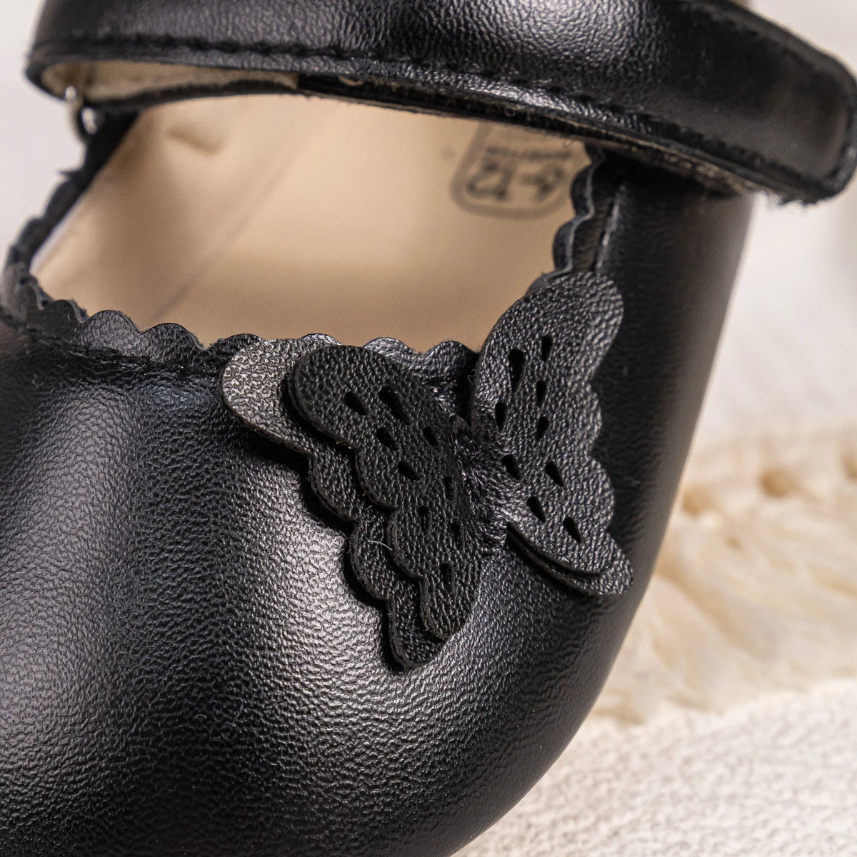 Girls Princess Shoes Bowknot Rubber Sole Anti-slip PU Leather Baby Shoes Newborns First Walkers Crib Shoes Spring Autumn