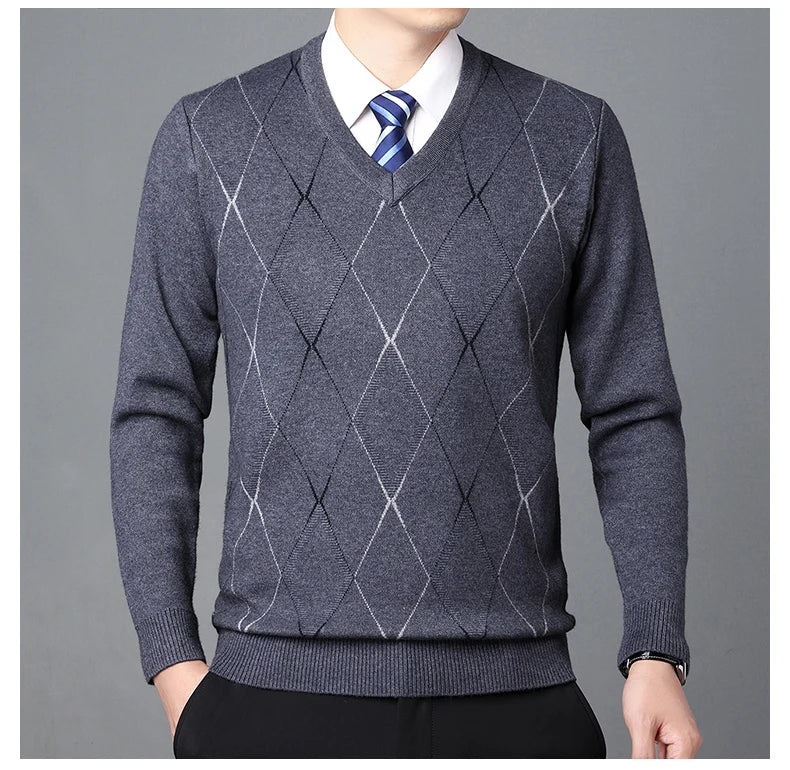 Men's Sweater Fashion Solid Color Warm Sweater Business Casual Heart Neckline Sweater Pullover Men