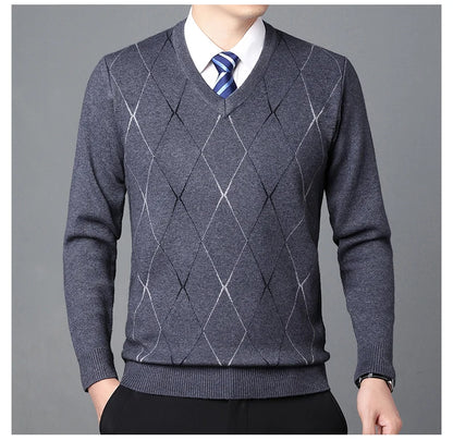 Men's Sweater Fashion Solid Color Warm Sweater Business Casual Heart Neckline Sweater Pullover Men