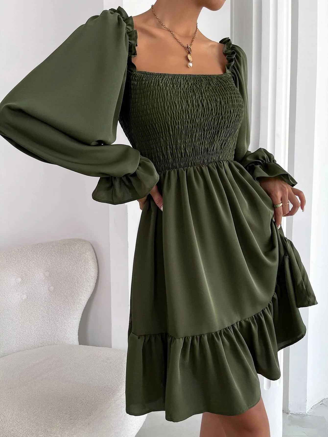 Women's Dress Simple Square Neck Solid Color Long Sleeve Dress Parallel Crepe Seam Body Bell Sleeves Ruffle Hem Dress Women