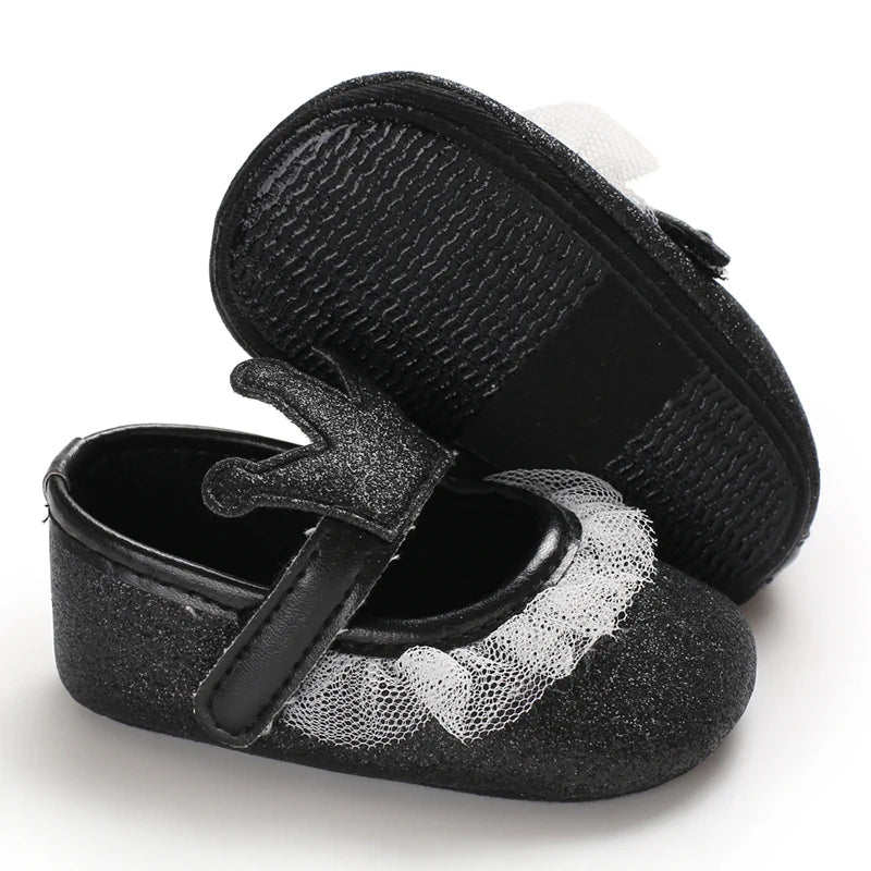 Cute 0-18M Spring Newborn Silver Baby Shoes Non Slip Cloth Bottom Girl Shoes Elegant Breathable Casual Baby First Walking Shoes