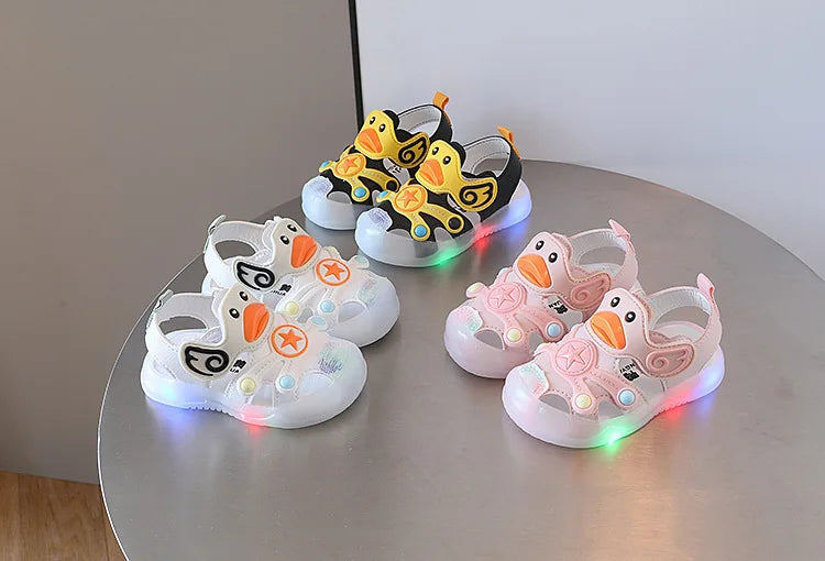 Little Duck Light-up LED Sandals for First Walker Anti-kick Baby Shoes for 0-3 Years Old Pre walker Soft Sole Cartoon for Girl