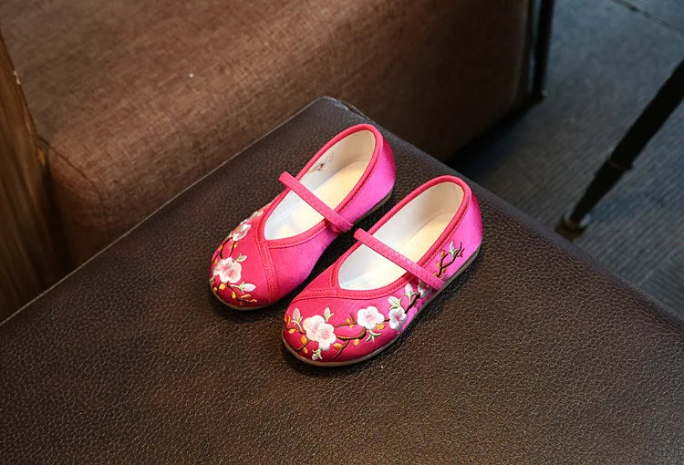 Girls Hanfu Flats Shoes Chinese Style Kids Princess Embroidery Cloth Shoes Dance Versatile Children's Ancient Dress Up Loafers