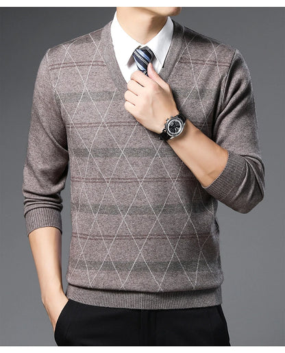 Men's Sweater Fashion Solid Color Warm Sweater Business Casual Heart Neckline Sweater Pullover Men