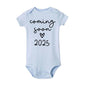 Baby Announcement Coming Soon 2025 Newborn Baby Bodysuits Summer Boys Girls Romper Body Pregnancy Reveal Clothes