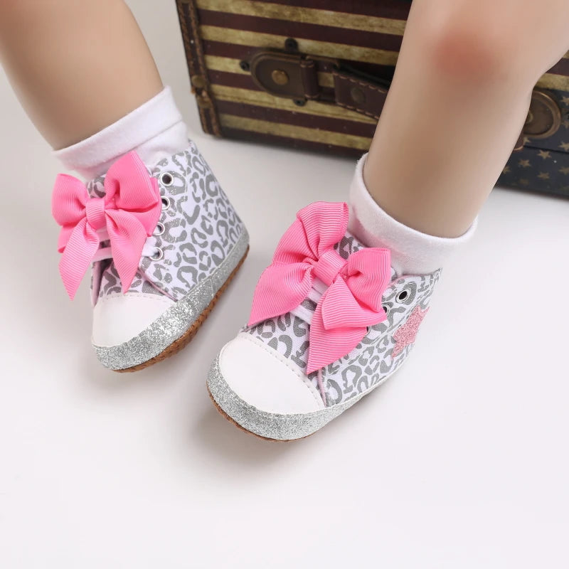 Cute 0-18M Spring Newborn Silver Baby Shoes Non Slip Cloth Bottom Girl Shoes Elegant Breathable Casual Baby First Walking Shoes