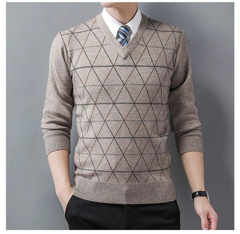 Men's Sweater Fashion Solid Color Warm Sweater Business Casual Heart Neckline Sweater Pullover Men